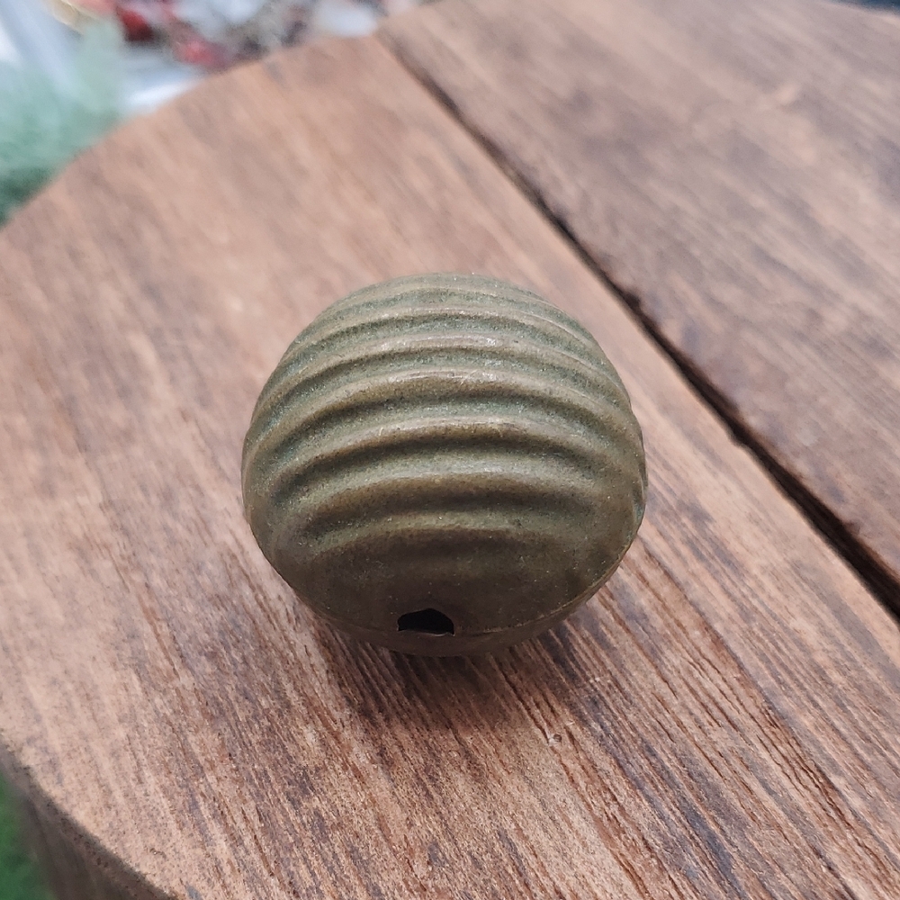 Decorative Ribbed Row Ball - Olive Green P412